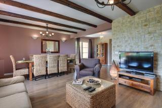 Herrliche Villa mit Pool, Whirlpool, Sauna, Fitnessraum,WiFi und nur 2 km vom Strand entfernt - Krnica - 2