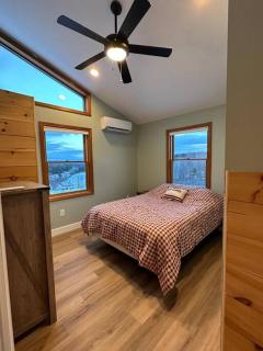 Newly renovated 2 bedroom Exit 19 - Northfield - 7