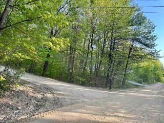 Newly renovated 2 bedroom Exit 19 - Northfield - 6