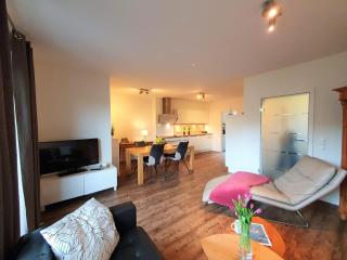 Rawe West - Ferienwohnung für 4 Personen, zentrale Lage, gehobene und moderne Ausstattung - Nordhorn - 0