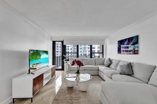 Cozy Ocean View Condo Beach Service 1015 - Miami Beach - 0