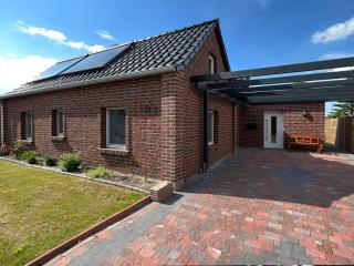 NEU! Ferienhaus Upgant - 1