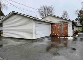 Charming Entire House + Parking - Portland - 3