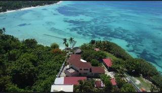 Cliff Syde Lodge 2Br whole top floor, balcony and seaviews - 0