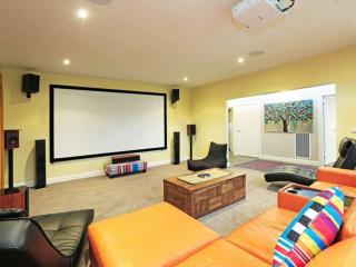 Ozone Beach House - The house that has it ALL!!! - Indented Head - 0