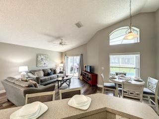 4 BED 3 BATH IN A GATED COMMUNITY WITH POOL villa - Kissimmee - 1