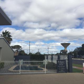 Blackwater Motor Inn - 2