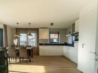 Holiday Home in Scherpenisse near Nature Reserve - - 8