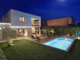 Modern Holiday Home in Novigrad with Pool - Bužinija - 5