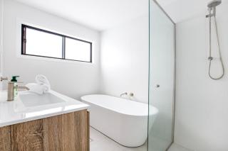 East Side Sands - Pet Friendly - 5 Mins Walk to Beach - 3