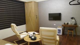 Meow G Cafe Hostel - 1