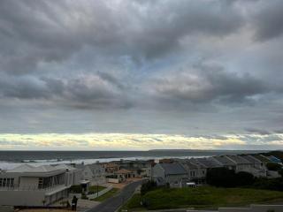 Spacious Beach Breakaway - Groot Brak River - 9