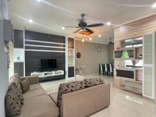 Art Homestay 4 Bedrooms House by Mr Homestay - Teluk Intan - 2