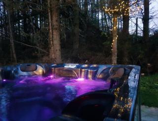 Woodland Hot Tub Retreat - 6