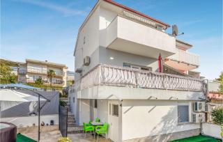 Amazing Apartment In Crikvenica - Crikvenica - 1