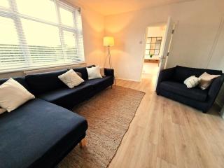 AO Home Lettings - Ferryhills House - Bushey - 9