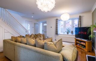 Beautiful House in South Cambridge, 14-Min Drive to the City Centre, Free Parking, No Sofabeds, Sleeps 6 - Cambridge - 9