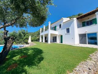 Villa Galini with Private Pool & Incredible Views, Ipsos - Pyrgi - 6