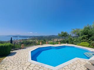 Villa Galini with Private Pool & Incredible Views, Ipsos - Pyrgi - 7