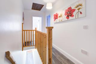 Modern 6 Bed 3 Bath House - Colchester - 4