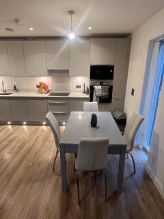 Belfast Luxury Two Bedroom Apartment - Belfast - 7