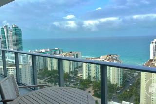 Luxury apartment with endless ocean views -Daily resort fee and parking not included- - Hollywood - 9
