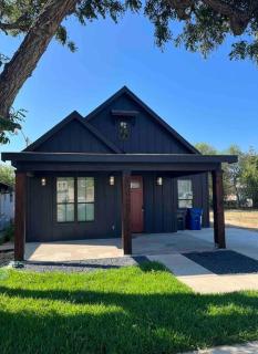 Carson Quarters, a newly built home in Govt. Hill - San Antonio - 8