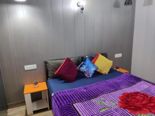 Dreamy and Unique service apartment in Noida - 6