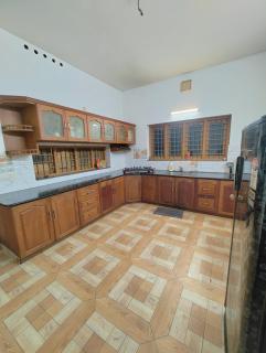Joby Homestay Kadamakkudy PS5 Gamming 3BHK AC - 2