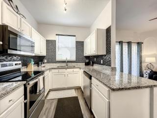 RP212LMS - Modern Home | No Resort Fee | Sleeps 10 - Davenport - 4