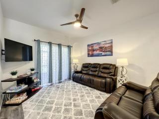 RP212LMS - Modern Home No Resort Fee Sleeps 10 - 7