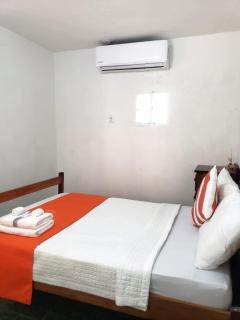 Beach Club Budget Rooms at Popeyes Caye Caulker - Caye Caulker - 1