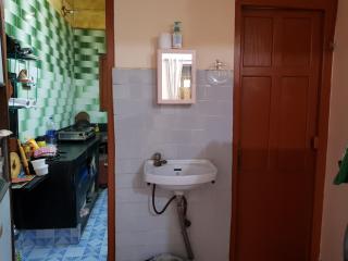 comfortabe stay in a cosy neighborhood near Gariahat golpark - Calcuta - 3