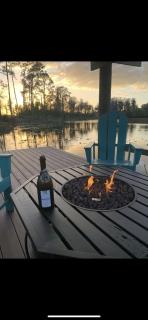 Adorable lakefront pool cottage - Odessa - 2