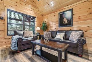 Mountains r Calling, Cozy Hideaway, King Beds, Hot-Tub, Arcade, EV Ready - 2
