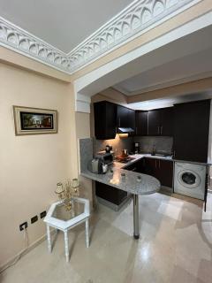 Luxury apartment 3 in the heart of Gueliz, Wifi, Pool - Marrakech - 9