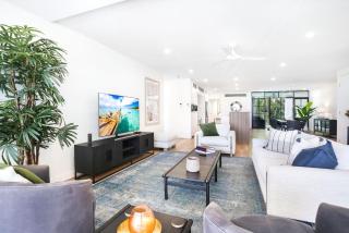 Amaroo - Luxury Apartment overlooking the Coral Sea - Palm Cove - 3