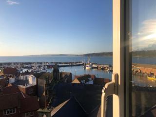 Kitson House - Sea Views, 1 min Walk to Harbour - 0