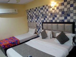 HOTEL DREAM INN - Ahmedabad - 0