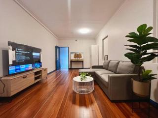 Waterloo 3 Bedroom Cozy Stay 5km CBD - Sidney - 0