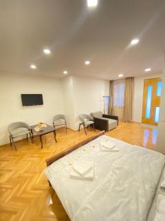K&N Apartament - Tbilisi - 2
