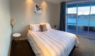 Saint Aubyn Retreat - New Plymouth - 6