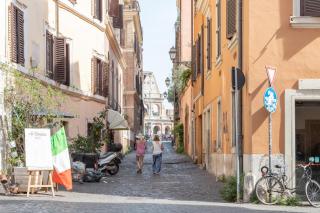 Elegant & Quiet Apartment next to Colosseo - 2