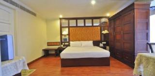 Holiday Hotel - Cherai Beach - 8