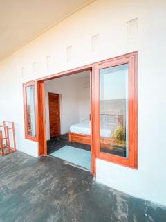 Turtle House Surf & Stay - Airsatang - 5