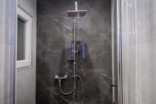 Very central NEW and large AC apartment - 2