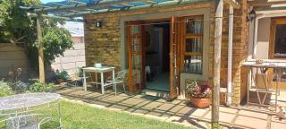 Coco's Hamlet Self Catering Accommodation - Prince Alfred Hamlet - 4