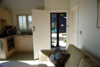 Blackthorn is a luxurious, rural retreat for two. - Icklesham - 7