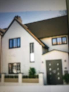 Richmond 4/5 Bed home - Twickenham - 0