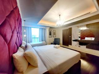 Royal Heaven on JBR beach, Sea in 3 min walk! 6 Bedrooms & Hall, Massive Layout - 4